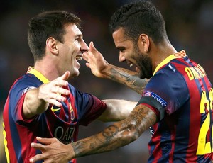 Messi comemora gol Barcelona e Ajax (Foto: Reuters)