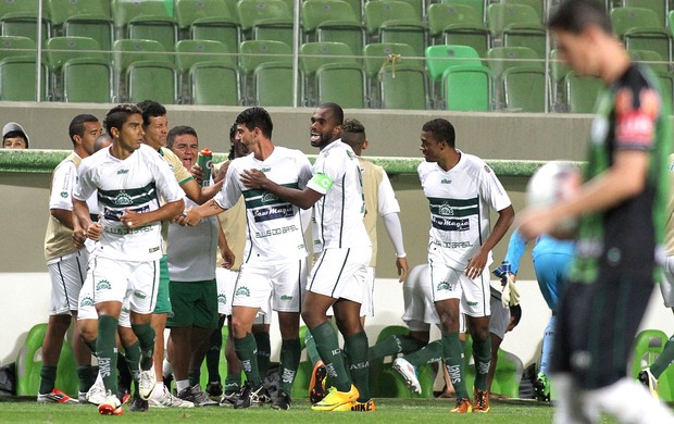 Radamés comemora gol do Icasa contra o América-MG (Foto: Paulo Fonseca / Futura Press)