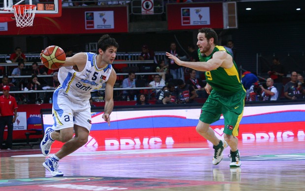 Basquete Brasil x Uruguai (Foto: Samuel Vélez / FIBA)