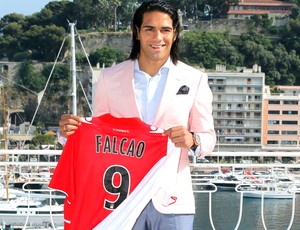 Falcao Garcia apresentação Monaco (Foto: Agência AP)