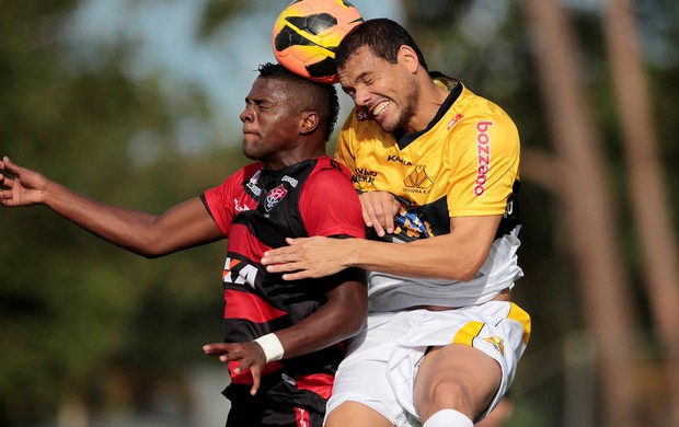 Elizeu vitória e Marcel Criciúma Brasileirão (Foto: Eduardo Martins / Agência Estado)