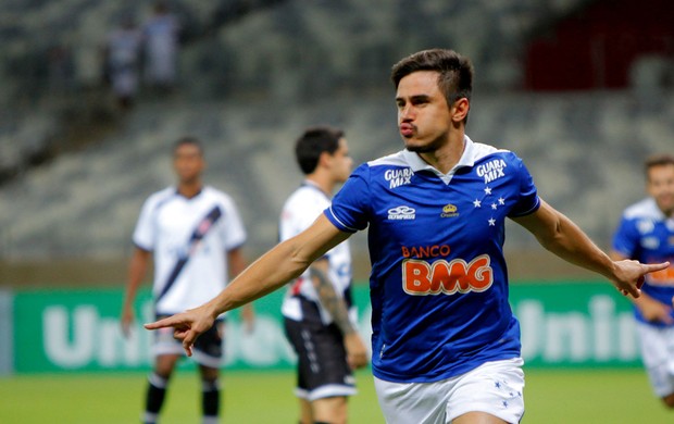 willian cruzeiro gol vasco brasileirão (Foto: Denilton Dias / Agência Estado)