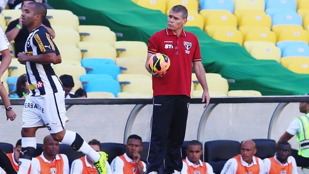 Lance do jogo entre são paulo e botafogo brasileirão paulo autuori (Foto: Rubens Chiri / saopaulofc.net)