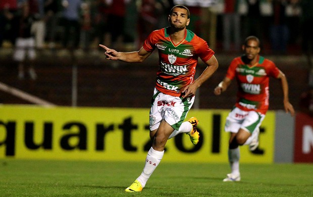 gilberto portuguesa gol bahia (Foto: Marcos Bezerra / Agência Estado)