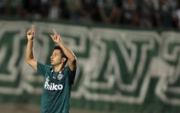 Renan Oliveira gol Goiás x Fluminense (Foto: Carlos Costa / Ag. Estado)