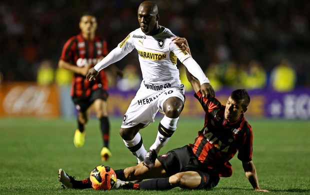 Seedorf Botafogo x Atlético-PR (Foto: Heuler Andrey / Ag. Estado)