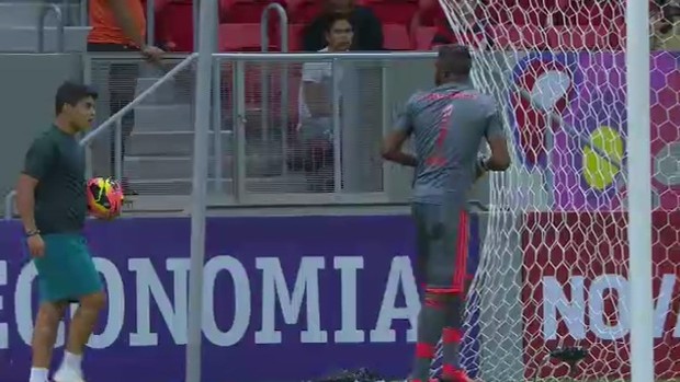 Goleiro Felipe xingamento Flamengo x Grêmio (Foto: Reprodução SporTV)