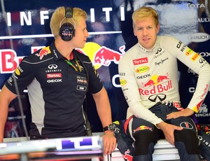 Sebastian Vettel nos boxes do circuito de Spa-Francorchamps (Foto: AFP)