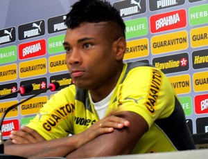 vitinho botafogo coletiva (Foto: Thales Soares)