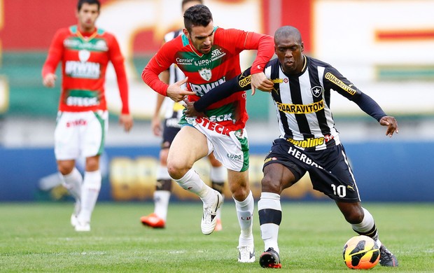 Seedorf Botafogo Bruno Henrique Portuguesa (Foto: Piervi Fonseca / Ag. Estado)