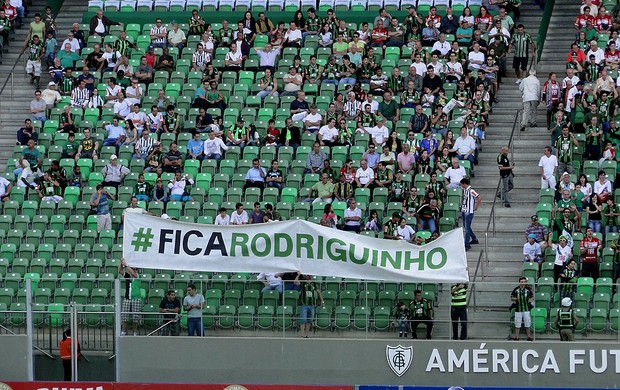 faixa rodriguinho América-MG e América-rn (Foto: Rafael Araújo)