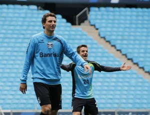 Treino do Grêmio na Arena. Elano (Foto: Diego Guichard)