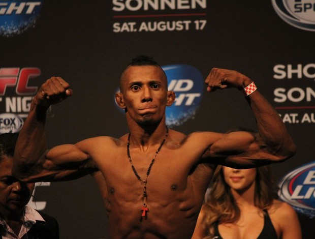 Iuri Marajó pesagem UFC MMA (Foto: Evelyn Rodrigues)