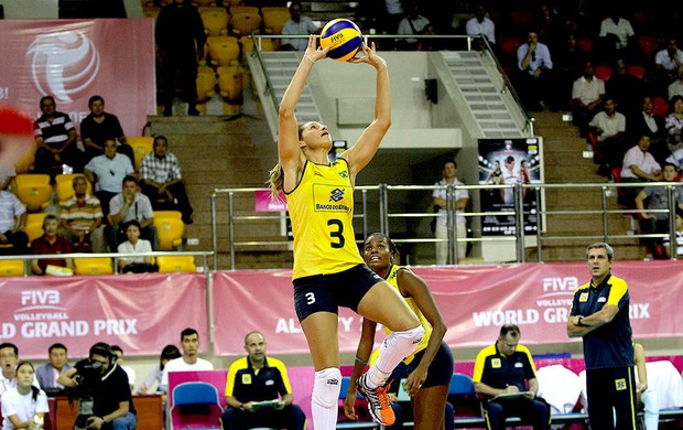 vôlei levantadora dani lins brasil cuba (Foto: FIVB)