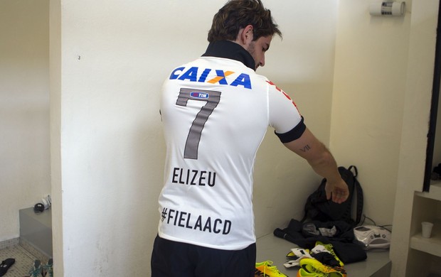 pato corinthians camisa (Foto: Daniel Augusto Júnior/Agência Corinthians)