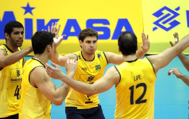 Vôlei Comemoração Brasil contra o Paraguai Sul-Americano Masculino (Foto: Alexandre Arruda / CBV)