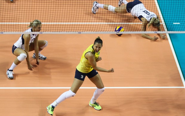 dani lins brasil x eua volei feminino TR (Foto: LUCIANO CLAUDINO/FRAME/Agência Estado)