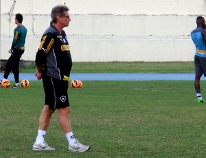 oswaldo de oliveira botafogo treino (Foto: Thales Soares)