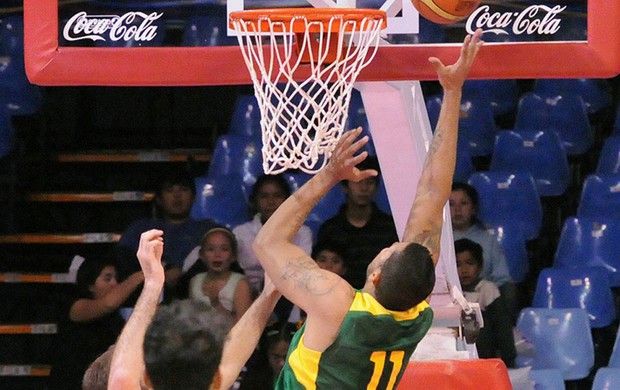 Basquete rafael Hettsheimeir brasil (Foto: CBB)