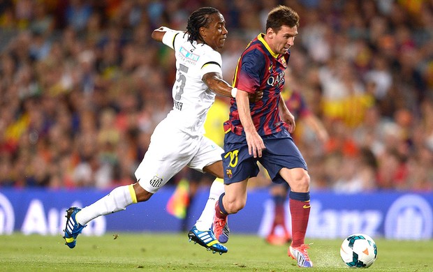 Messi jogo Barcelona jogo Santos (Foto: AP)