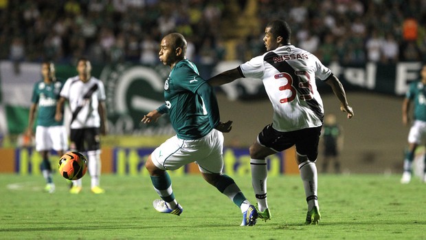 Walter e Renato Silva Goias x Vasco (Foto: Renato Conde / Ag. Estado)