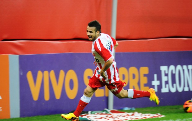 Maikon Leite comemora gol  (Foto: Aldo Carneiro / Pernambuco Press)