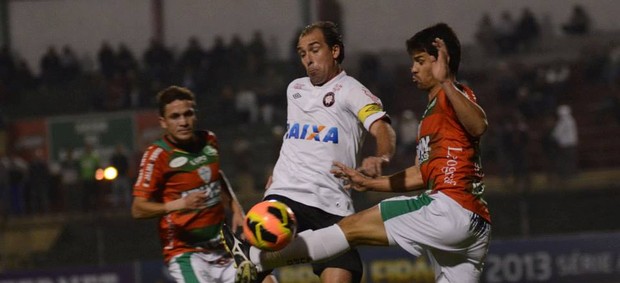 Meia Paulo Baier, do Atlético-PR (Foto: Site oficial do Atlético-PR/Gustavo Oliveira)