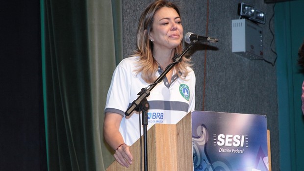 leila chorando apresentação brasília vôlei (Foto: Luan Comunicação)