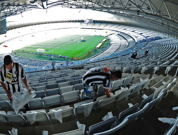 Mineirão preparativos final Libertadores torcida mosaico (Foto: Marcos Ribolli / Globoesporte.com)