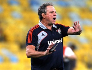 Abel Braga jogo Fluminense Vasco (Foto: Marcelo Carnaval / Ag. O Globo)