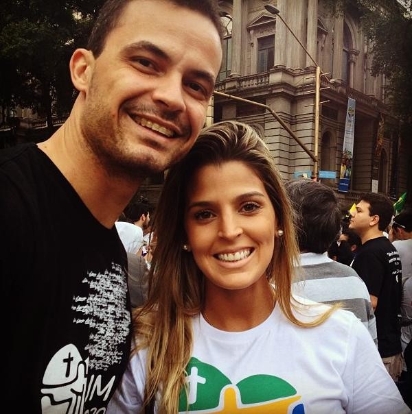 Mari Paraíba e Riad acompanham a Jornada Mundial da Juventude no Rio de Janeiro (Foto: Reprodução/Instagram)