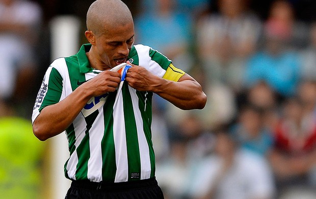 Alex coritiba gol santos série A (Foto: Mauro Horita / Agência Estado)