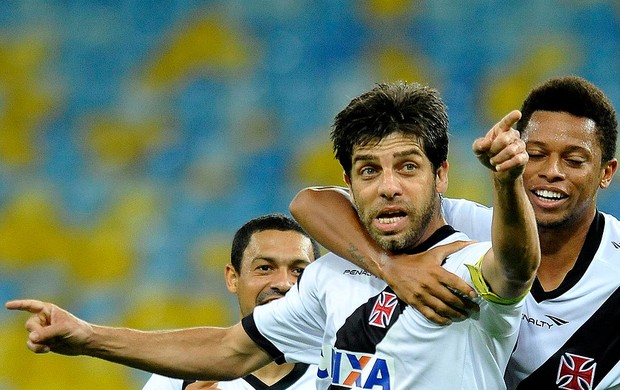 juninho pernambucano vasco gol fluminense série a (Foto: Dhavid Normando / Agência Estado)