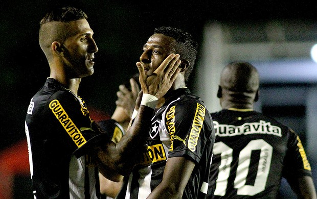 rafael marques elias botafogo náutico são Januário Série A (Foto: Satiro Sodré / SSPress)