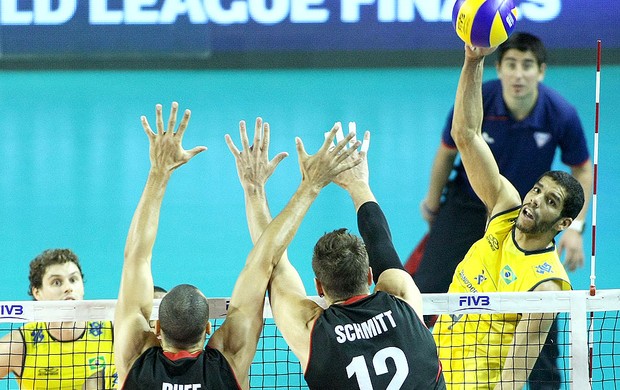 Wallace Brasil vôlei jogo Canadá  (Foto: Divulgação / FIVB)