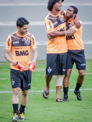 Josué, Ronaldinho Gaúcho, Junior Cesar, Atlético-MG, Cidade do Galo, treino (Foto: Bruno Cantini / Site Oficial do Atlético-MG)