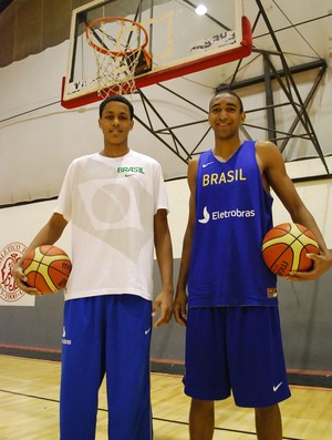 Wesley e Lucão, basquete (Foto: Marcos Guerra)