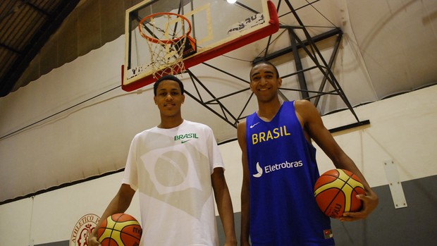 Wesley e Lucão, basquete (Foto: Marcos Guerra)