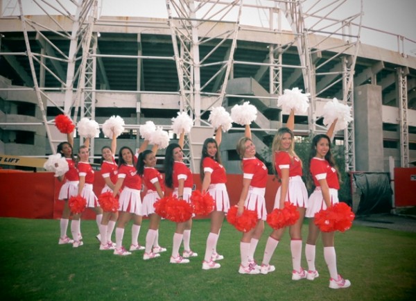 Cheerleaders coloradas se apresentarão neste domingo (Foto: Divulgação/Inter)