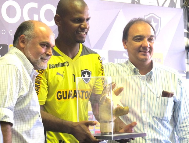 Jefferson homenagem 300 jogos (Foto: Thales soares)