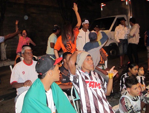 Torcedores de rua Atlético-MG (Foto: Alexandre Alliatti)