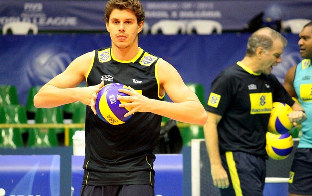 vôlei bruninho brasil treino ginásio nilson nelson (Foto: Fabrício Marques)