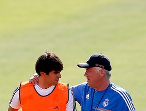 kaká e carlo ancelotti real madrid treino (Foto: Agência Reuters)