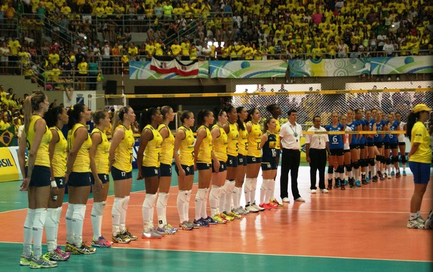 Brasil x Holanda, em Natal, vôlei feminino (Foto: Augusto Gomes)