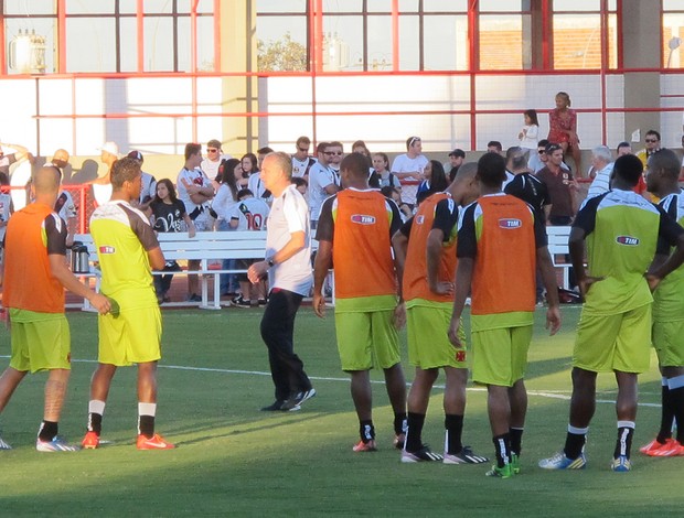 Dorival Junior treino Vasco Brasilia posicionamento bola parada (Foto: Richard Souza)