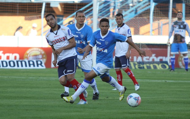 márcio diogo, meia, AVAÍ, eduardo costa, volante, paraná, ressacada, série b 2013 (Foto: Jamira Furlani / Divulgação Avaí FC)