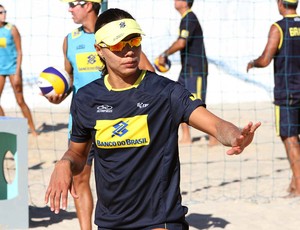 Juliana treino vôlei de praia (Foto: Divulgação / CBV)