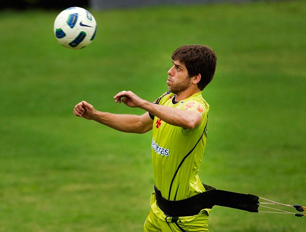 juninho pernambucano vasco treino (Foto: Alexandre Cassiano / O Globo)