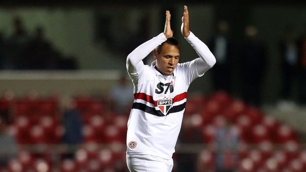 Luis Fabiano sai expulso, São Paulo x Bahia (Foto: Alex Silva/Agência Estado)