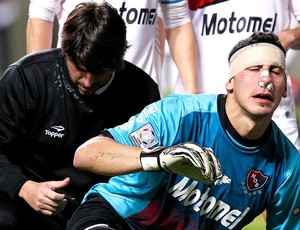 Nahuel Guzman goleiro atendimento jogo Atlético-MG contra Newell´s (Foto: AP)